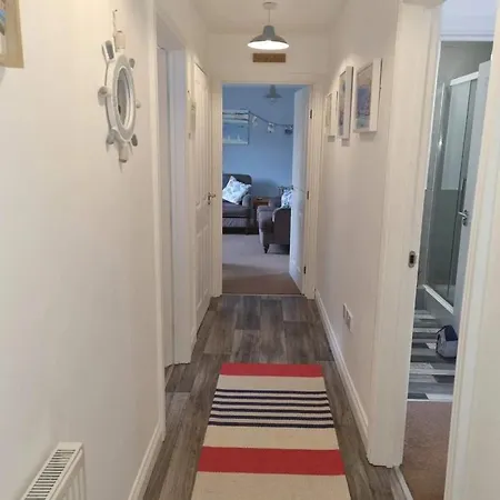 Sea Air, The Bay, 2 Bedroom 2 Bathroom First Floor Apartment, 2 Dogs Welcome ファイリー