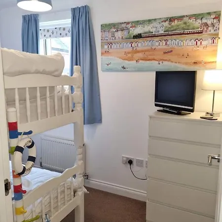 Sea Air At The Bay Filey, Sleeps 4, 2 Dogs Welcome For Free Too