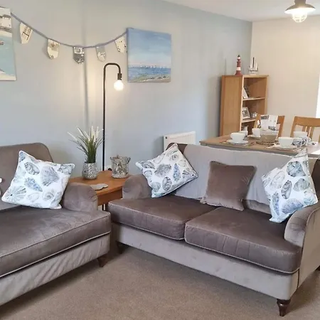Sea Air, The Bay, 2 Bedroom 2 Bathroom First Floor Apartment, 2 Dogs Welcome Ferienhaus Filey